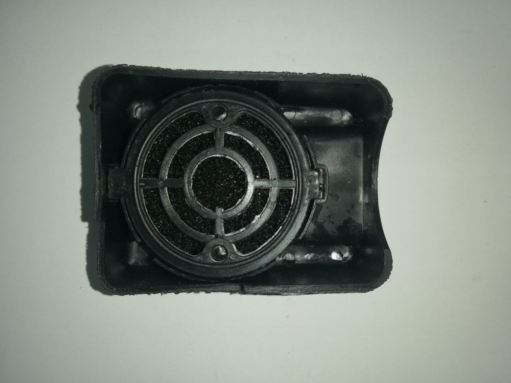 Фильтр воздушный в пластиковом корпусе черный Н4
