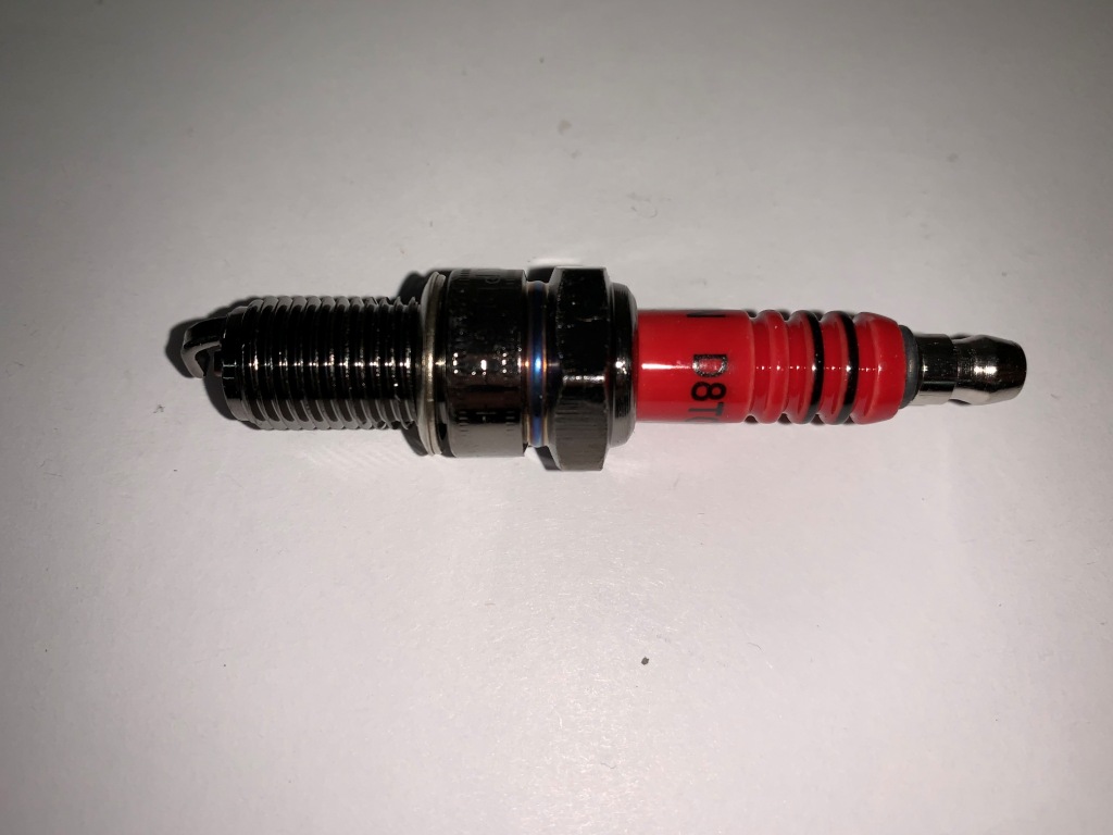 Свеча CROWN D8TC (аналог NGK DR8EA) (прим.: ERMAK, OPTIMUS, китайский Минск, Hunter)