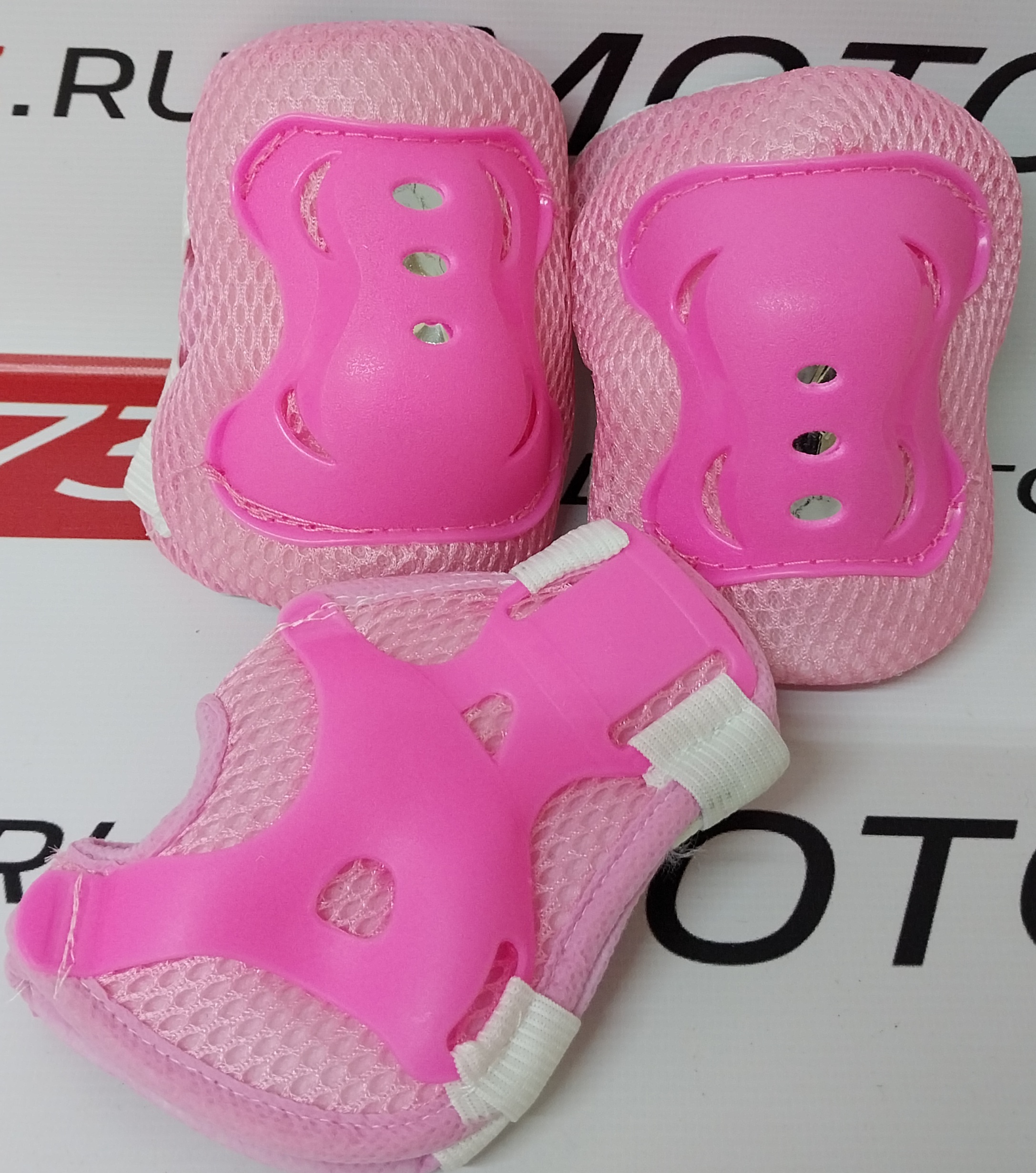 Защита роликовая OT-2020, размер S, цвет розовый 634909