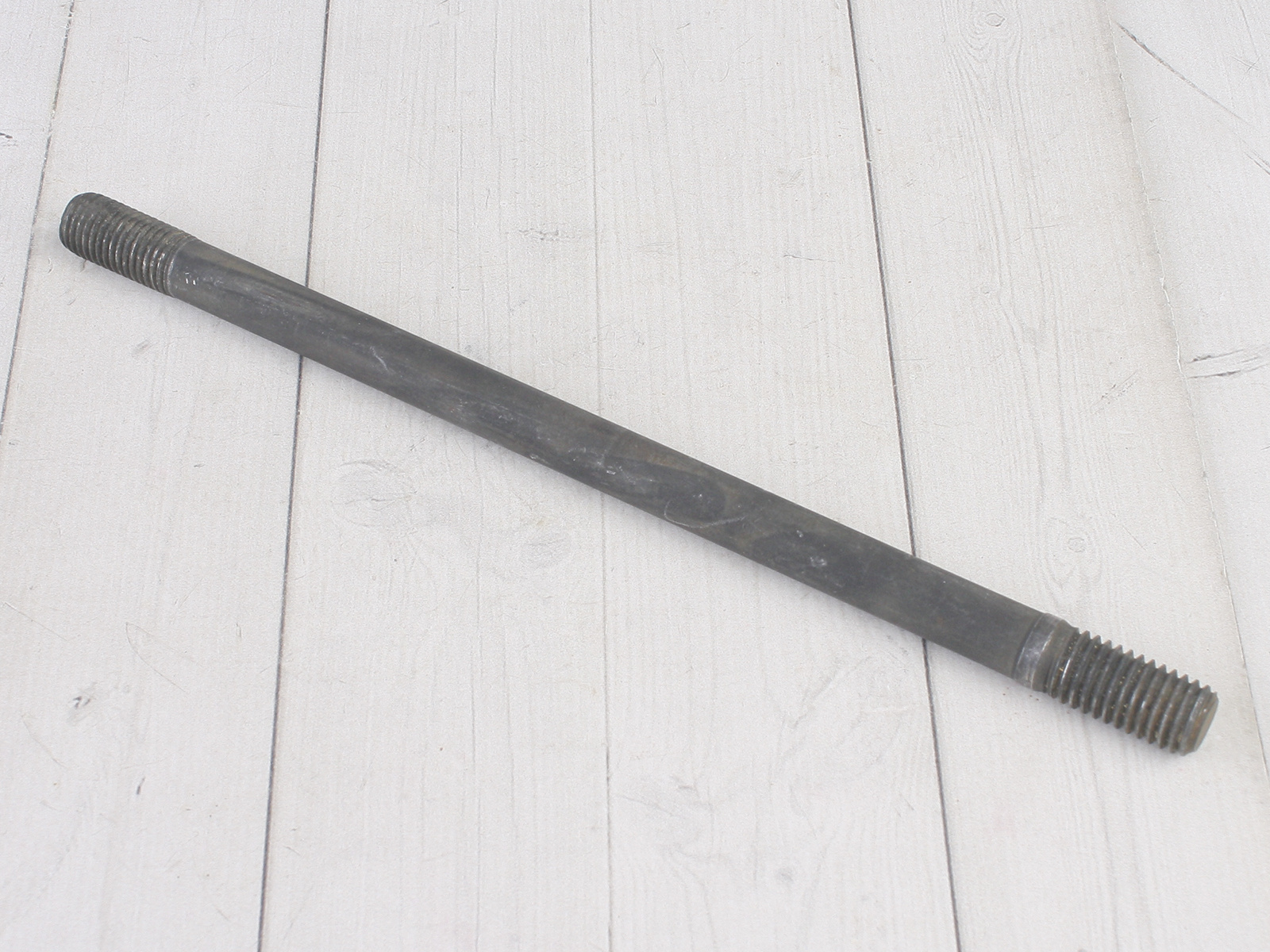 Шпилька цилиндра А 216mm CB200